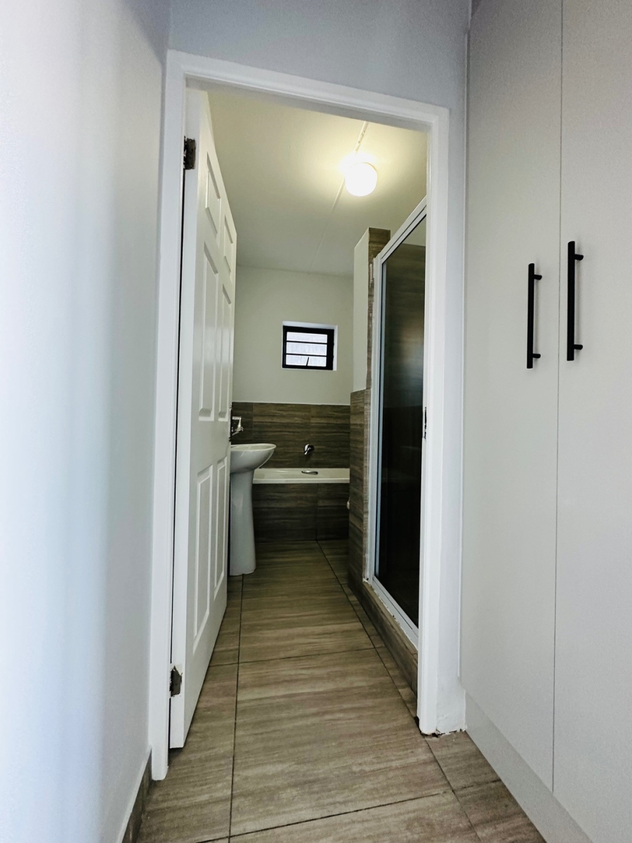2 Bedroom Property for Sale in Parklands North Western Cape